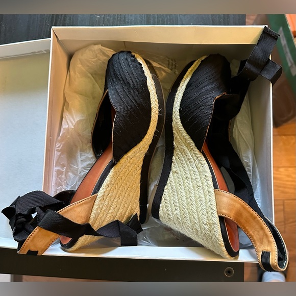 GAP size 8 wedge Black, tan, jute - Picture 4 of 6